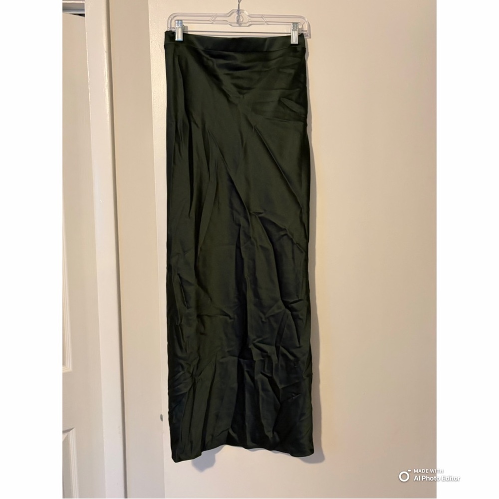BNWT- Spencer + Ella - Elegant Hunter Green Maxi Skirt